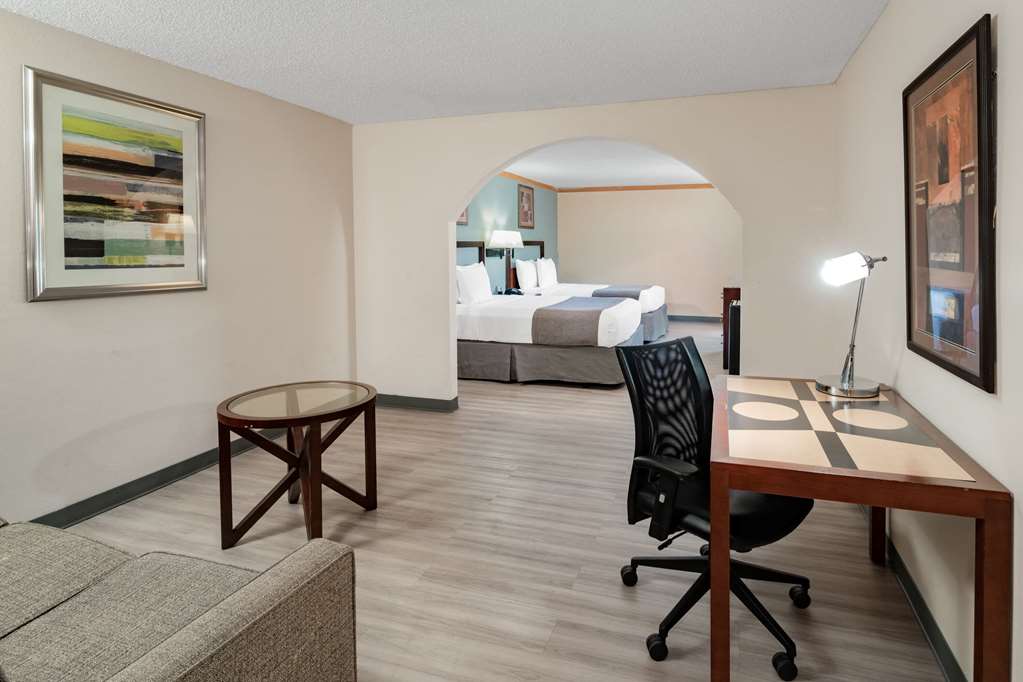 Red Roof Inn & Suites Hinesville - photo 38