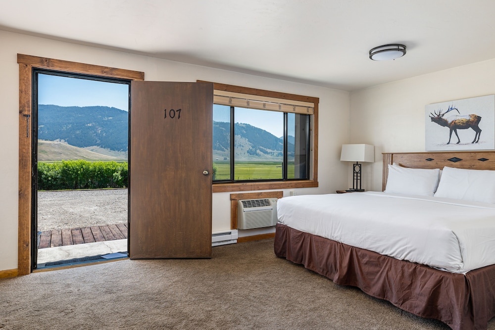 Elk Refuge Inn - photo 72