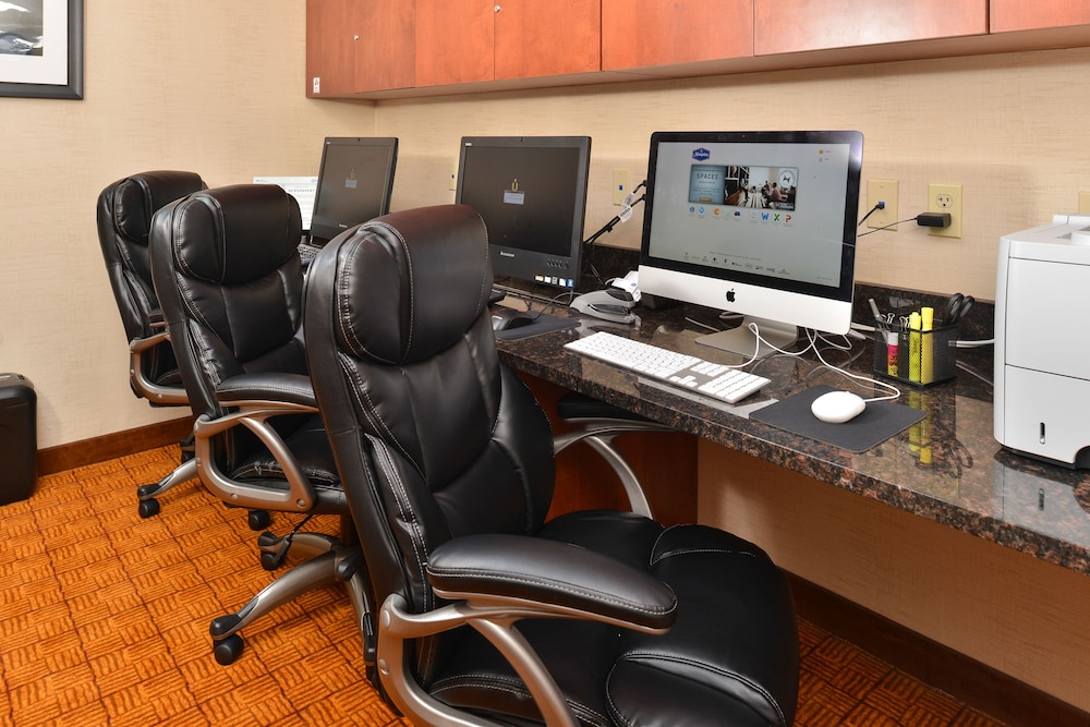 Hampton Inn Detroit Auburn Hills South - photo 25