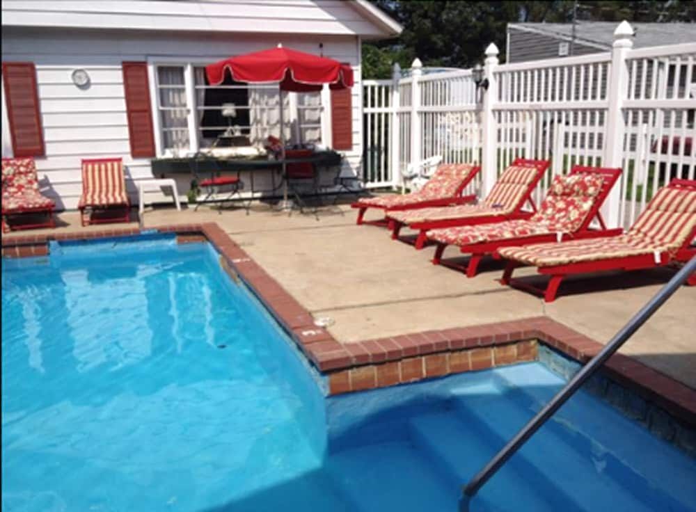 Andrew's Lakeside Resort - photo 13