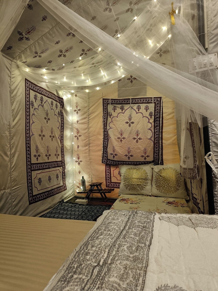 Jaseelo Camps Near Tehri Lake — Chamba