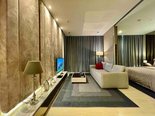 Luxurious in Prime Area Bangkok