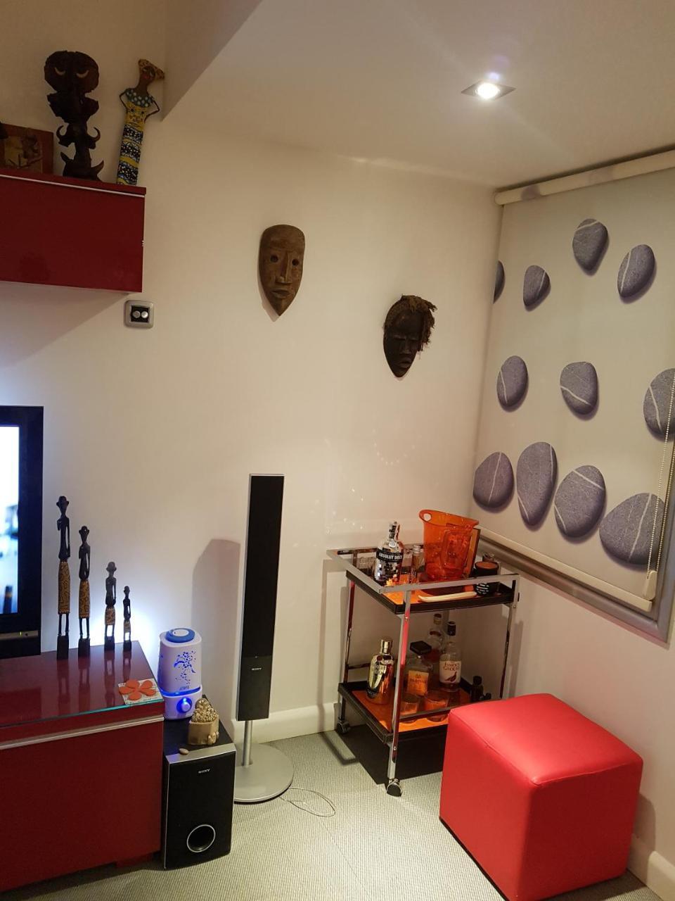 Sylvias Art Studio Apt