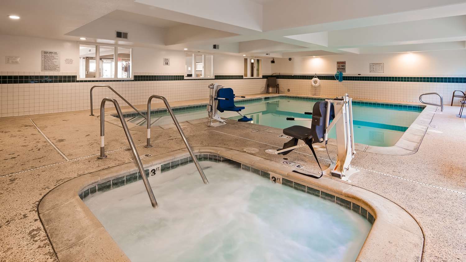 Airport Inn and Suites - photo 20