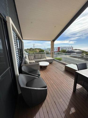 Seascape Beach House — 4-Star Luxury Hotel in Capel, Australia