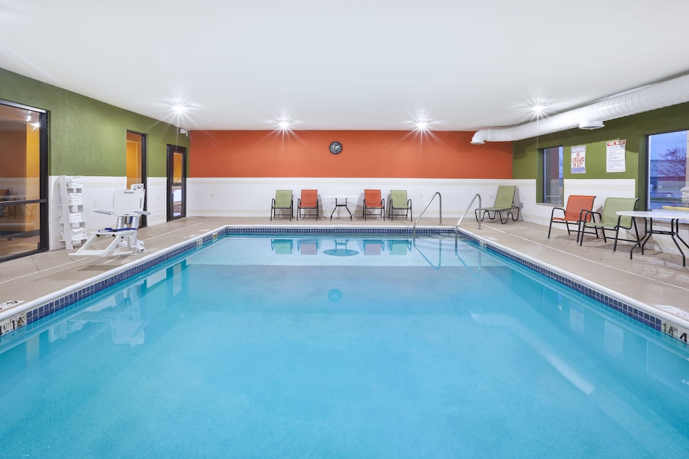 Holiday Inn Express Circleville by IHG - photo 12