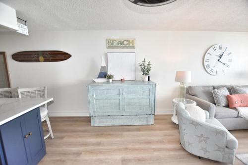 0407 Waters Edge Resort 1 Bedroom Condo by RedAwning - photo 12