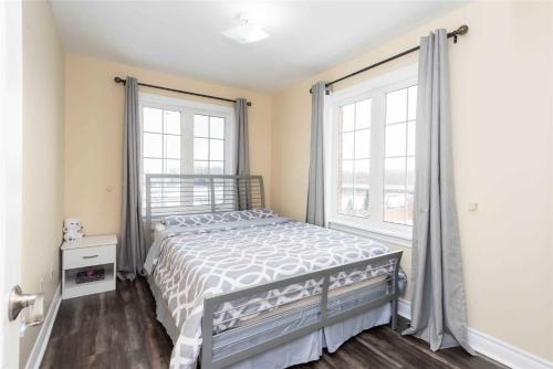 Jazzy Home Stay — 5-Star Luxury Hotel in Mississauga, Canada