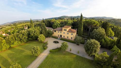 Villa Loretino I Ultimate Luxury in Florence — 4-Star Luxury Hotel in Comeana, Italy