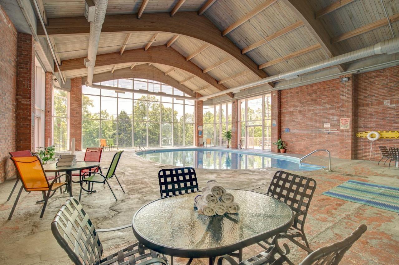 Howard Johnson by Wyndham Branson Theatre District - photo 3