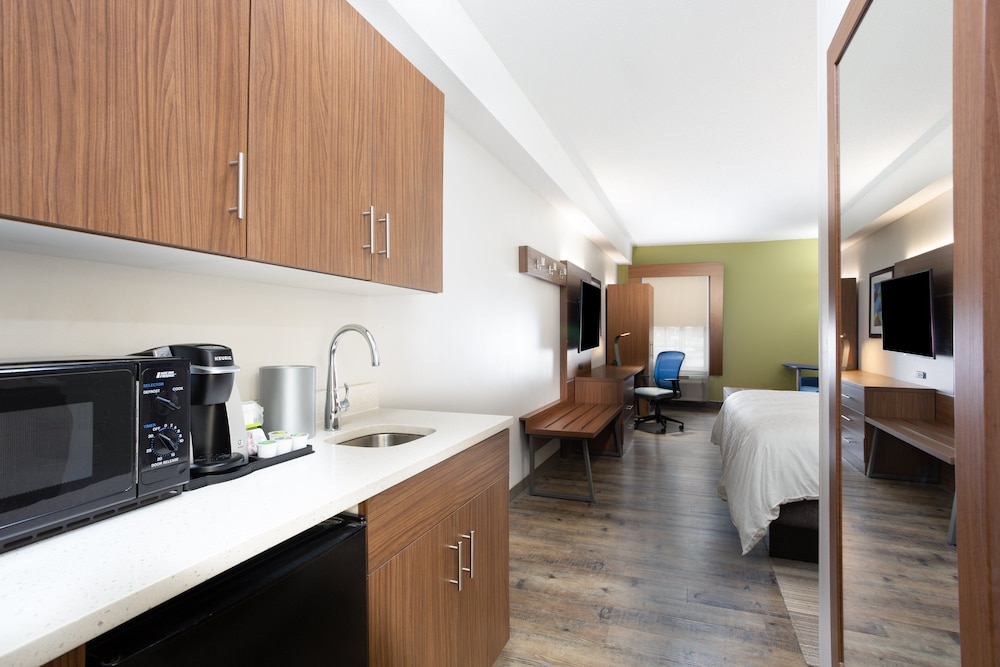 Holiday Inn Express Hotel & Suites Morehead Cty by IHG - photo 7