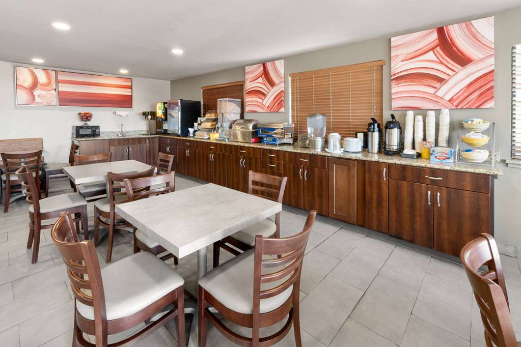 SYLO Hotel Denver Airport a Ramada by Wyndham - photo 37
