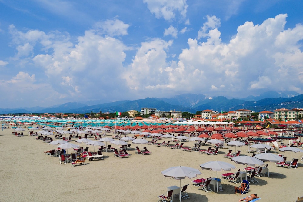 Francesca 2 600mt From sea — 4-Star Luxury Hotel in Massa, Italy
