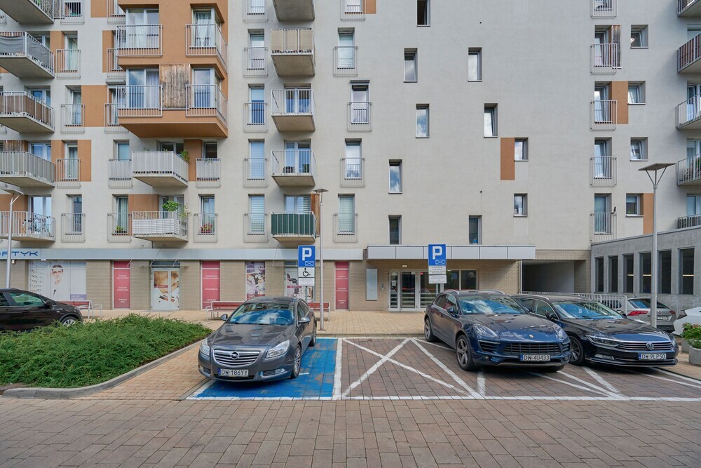 Apartment Zakladowa by Renters — 4-Star Luxury Hotel in Wroclaw, Poland