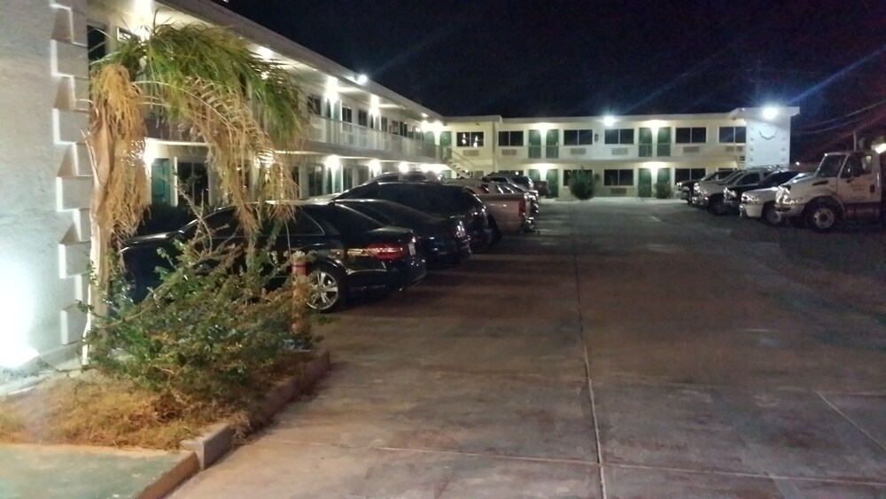 Desert Mirage Inn & Suites - photo 21