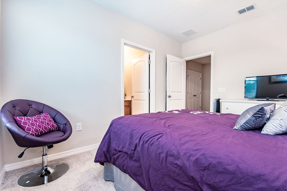 Solterra Sunshine Villa townhome with private pool in a resort setting - photo 11