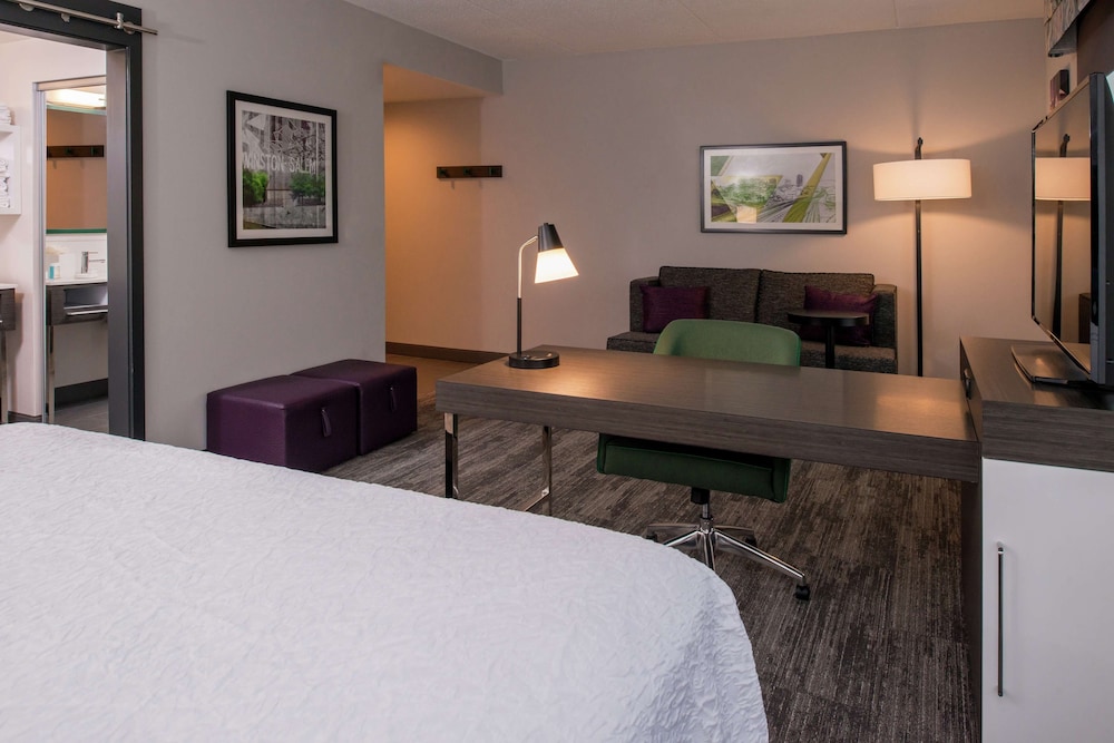Hampton Inn & Suites Winston Salem Downtown - photo 24