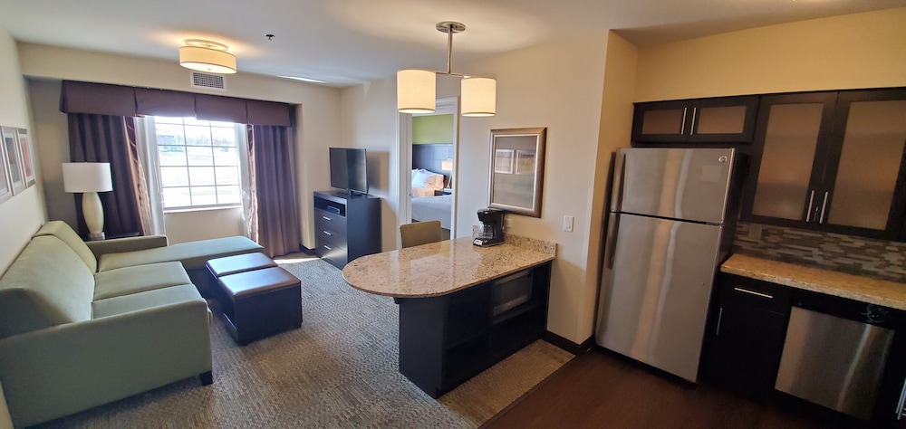 Staybridge Suites Eau Claire Altoona by IHG - photo 31