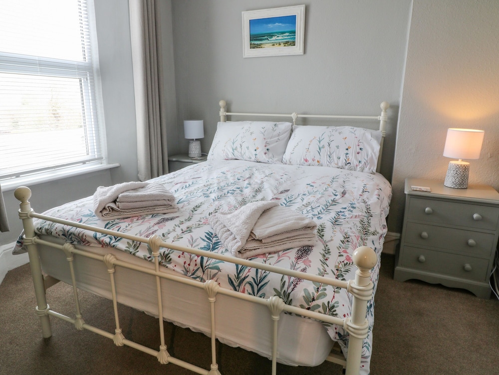 6 Milton Place — Bideford — photo 4