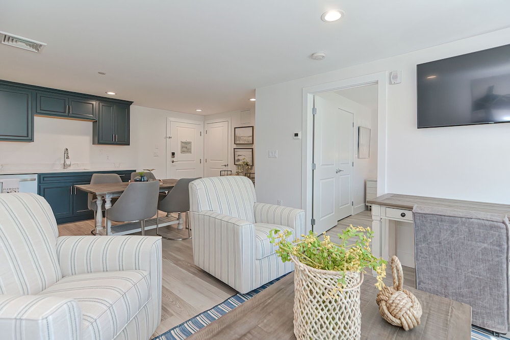 Harbourtown Suites - photo 36