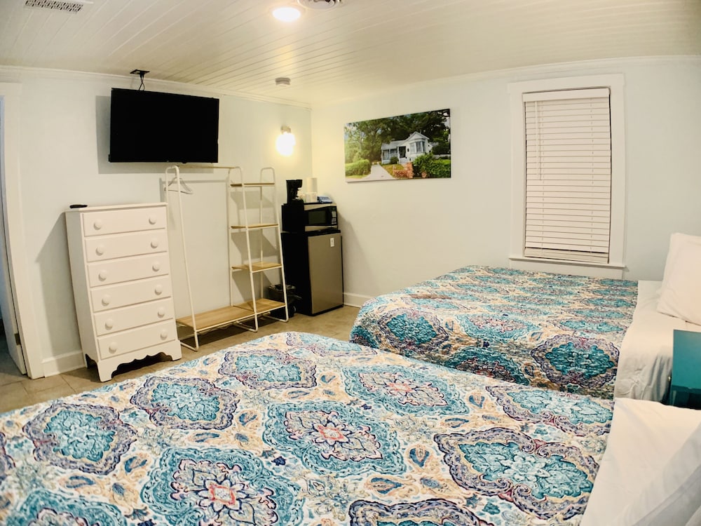 The Inn at River Oaks - photo 2