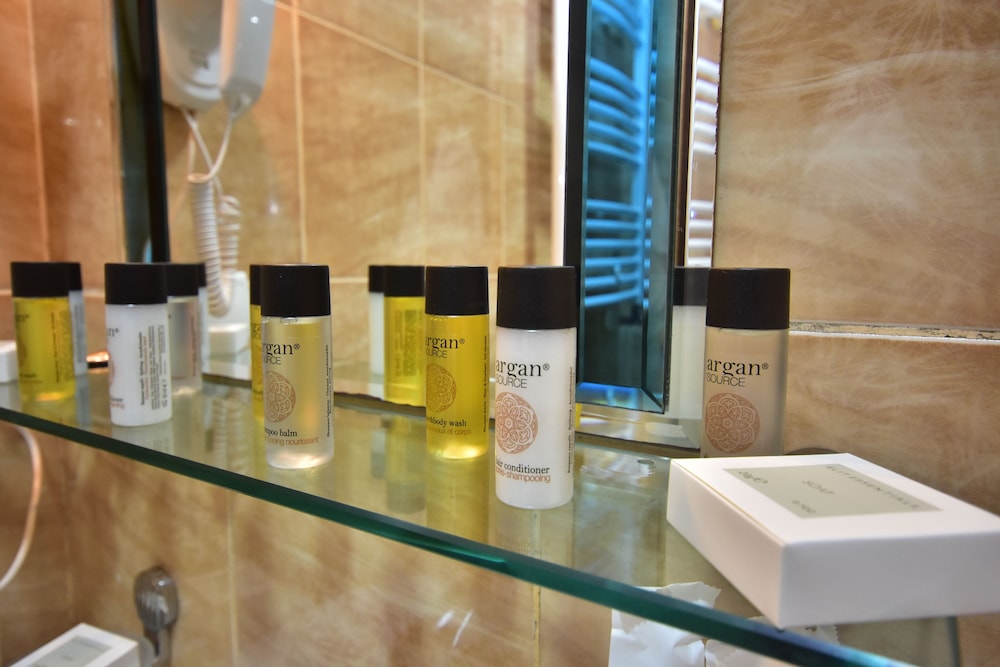 Bathroom amenities