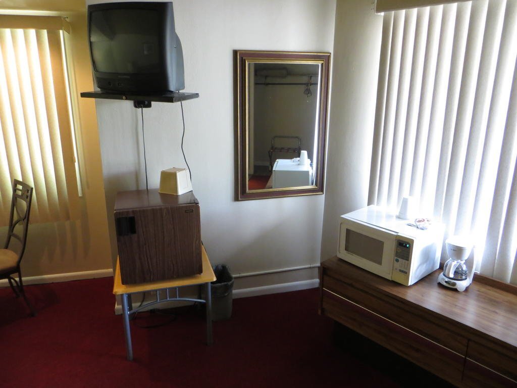 The Wesley Inn Motel - photo 3