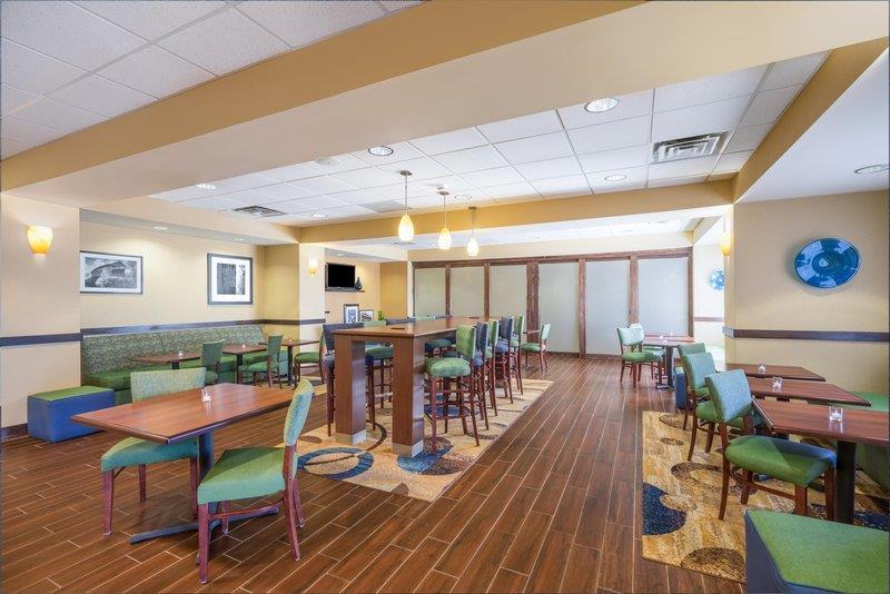 Hampton Inn Maysville - photo 23