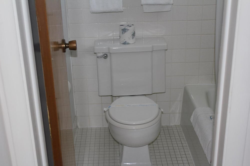 Hastings Inn - photo 33