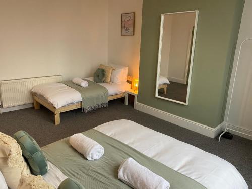 Overhill 3 bedroom flat 5 beds free parking ideal for Contractors — 4-Star Luxury Hotel in Gateshead, United Kingdom