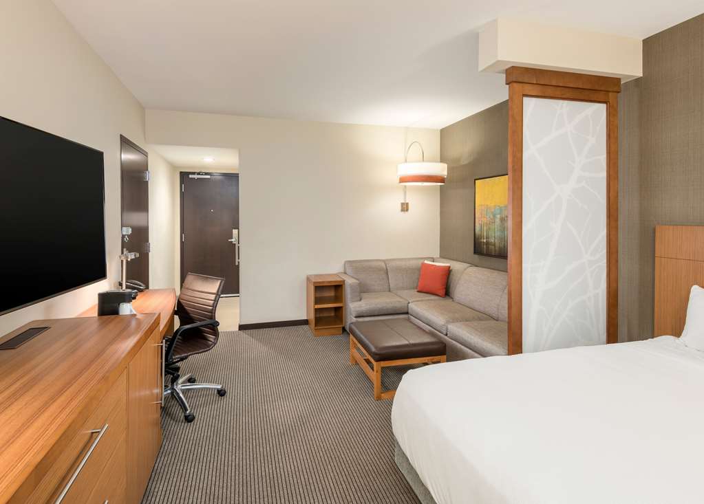 Hyatt Place Greenville Downtown - photo 56
