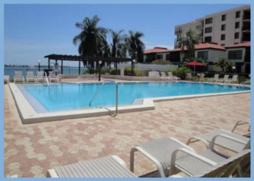 Bahia Cozy Poolside Unit in St. Petersburg, United States