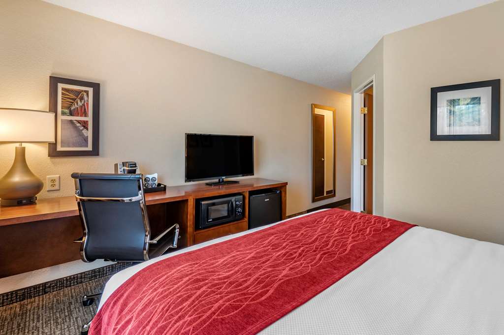 Comfort Inn La Porte - photo 8