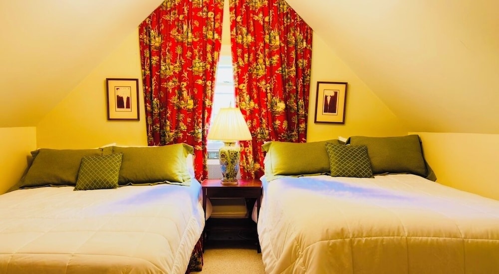 Rothschild Pound House Inn - photo 17