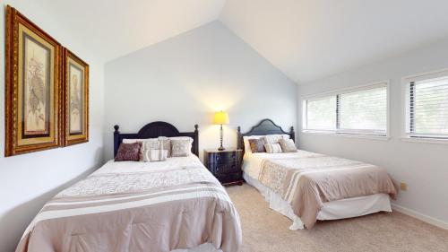 946 Inverness Village - photo 16