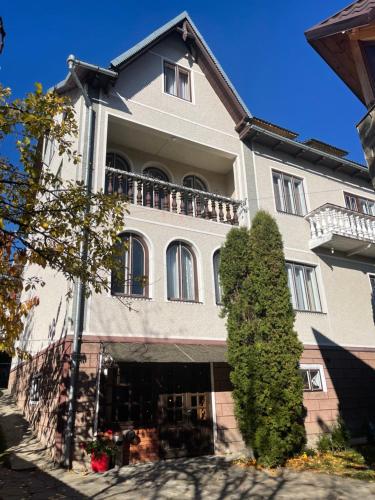 Sadyba Girske Povitria in Yaremche, Ukraine