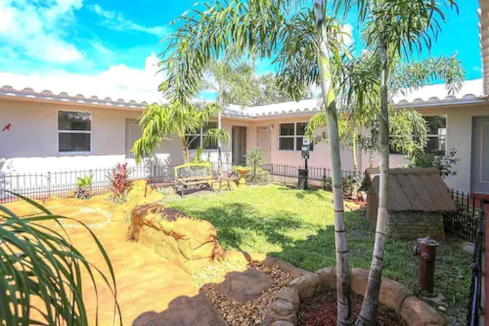 Richard's Pet Friendly Motel - photo 37