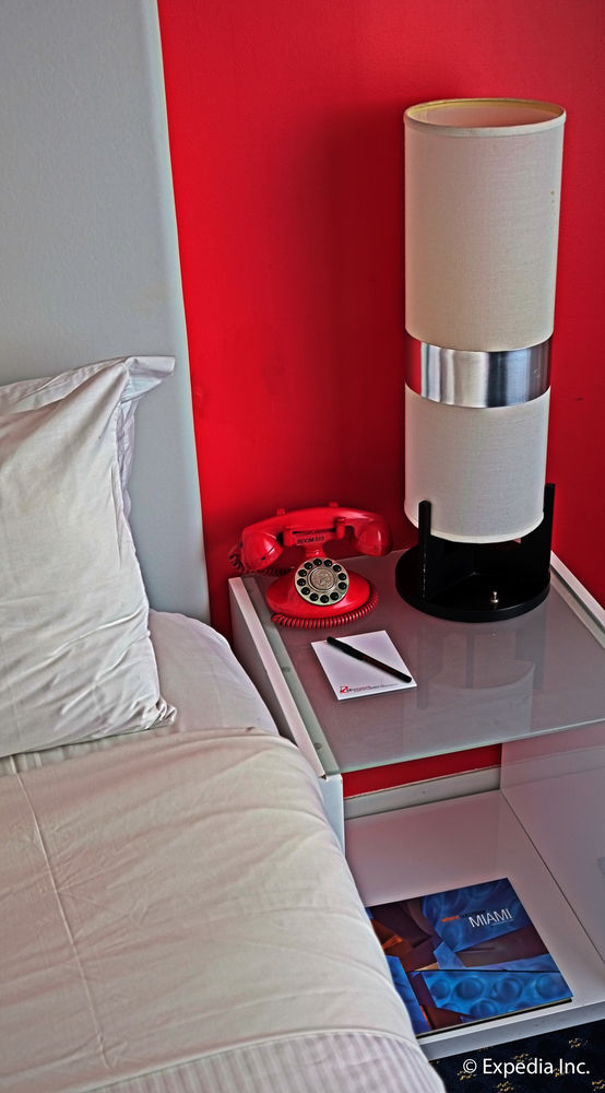 Red South Beach Hotel - photo 6