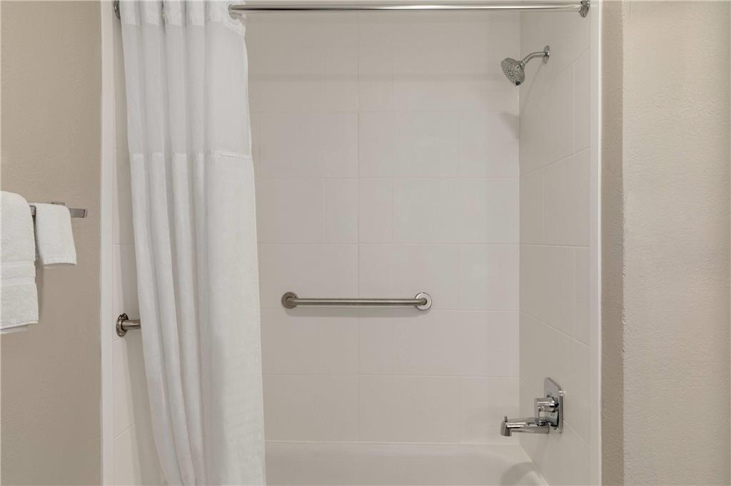 La Quinta Inn & Suites by Wyndham Peru Starved Rock St Park - photo 29