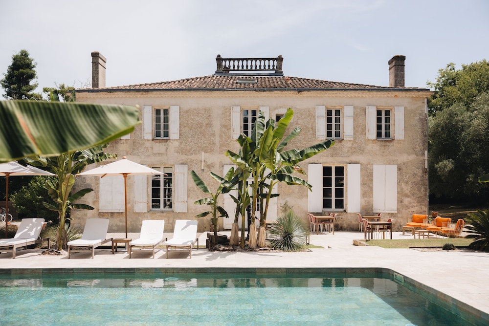 Le Château Réal — 4-Star Luxury Hotel in Pauillac, France