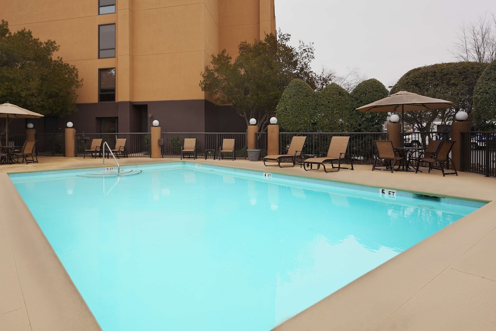 Hampton Inn Charlotte University Place - photo 14