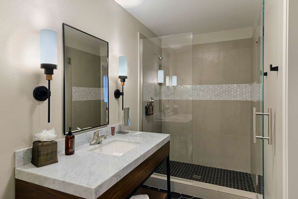 Oxford Suites Paso Robles - photo 4
