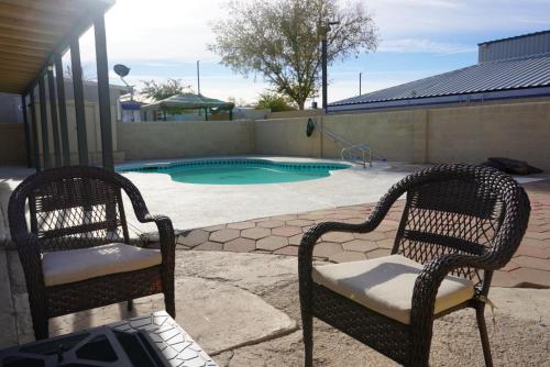 Chic 1 bedroom quiet and private side apt No shared area