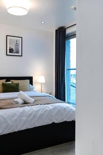 Khayat Homes The Cosmo Two Bed — 4-Star Luxury Hotel in London, United Kingdom