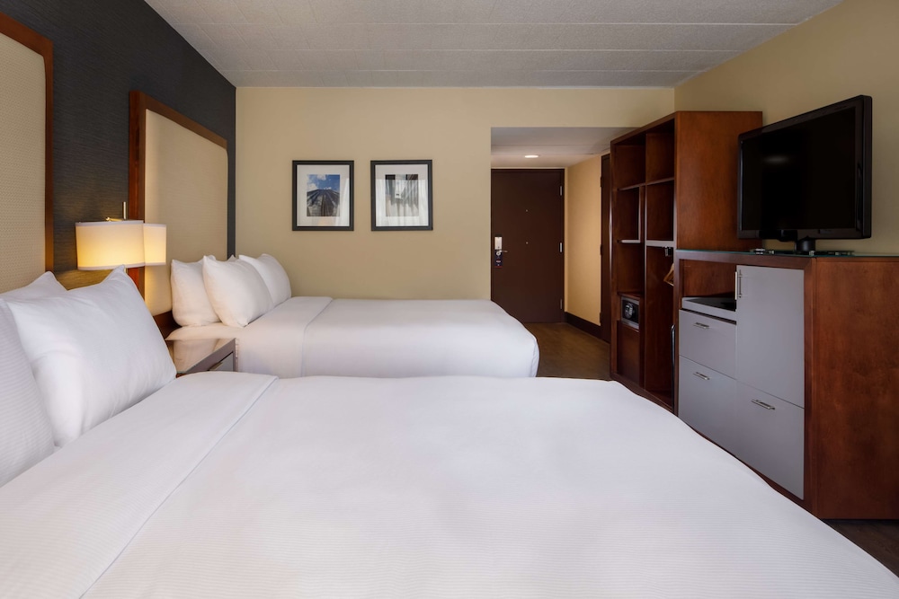 DoubleTree by Hilton Pittsburgh Cranberry - photo 48