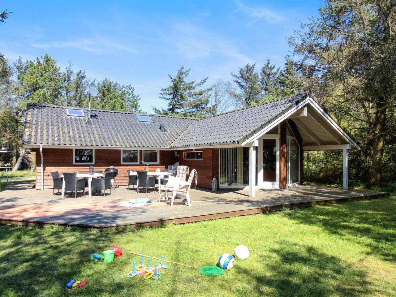 Holiday Home Elfrun 250m from the sea by Interhome — 4-Star Luxury Hotel in Harboore, Denmark
