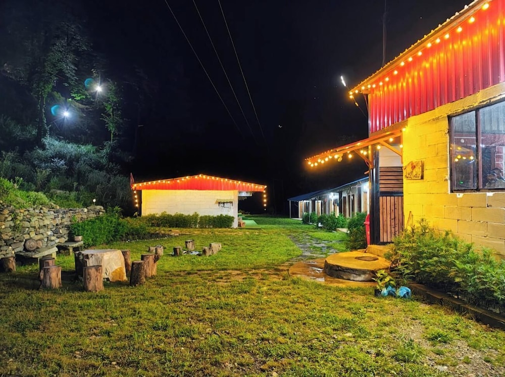 LeafWalk Resort - carbon neutral hotel in Unknown City