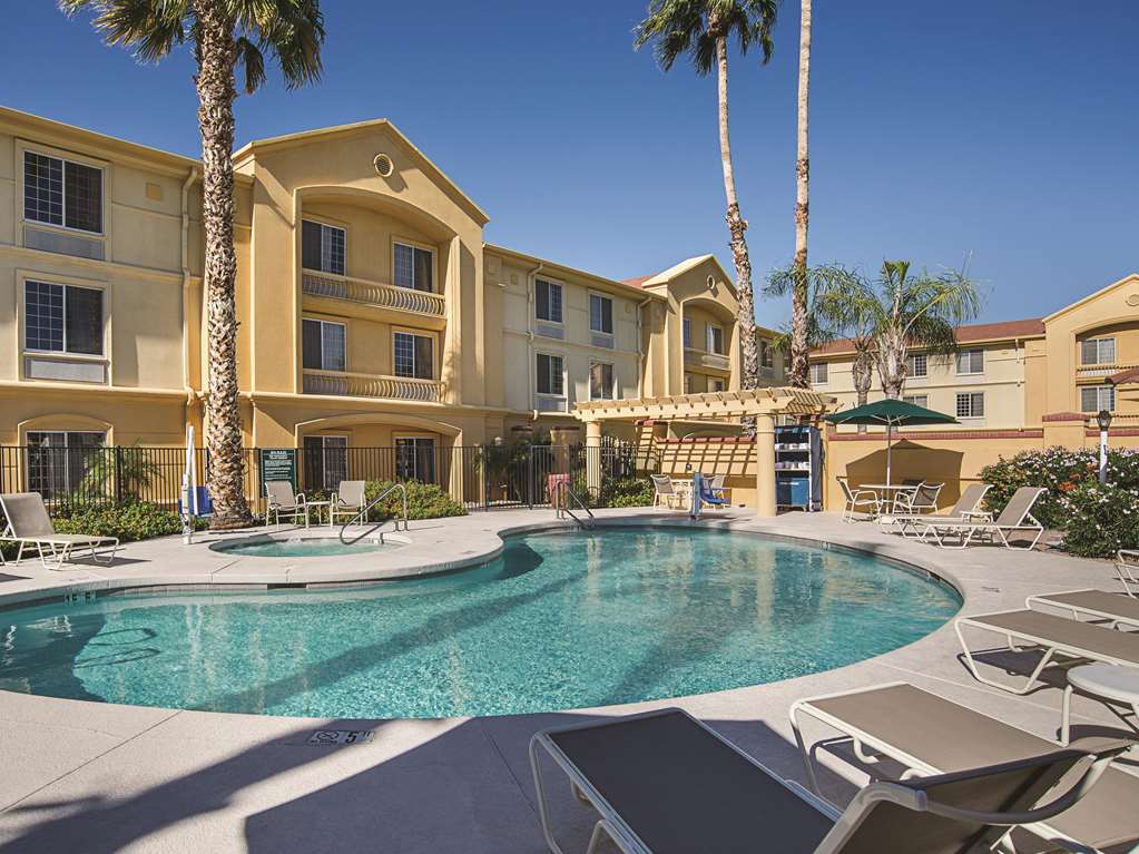 La Quinta Inn & Suites by Wyndham Phoenix Scottsdale - photo 6