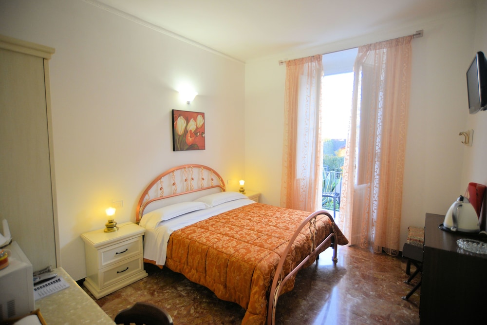 Affittacamere Agata — 4-Star Luxury Hotel in Levanto, Italy