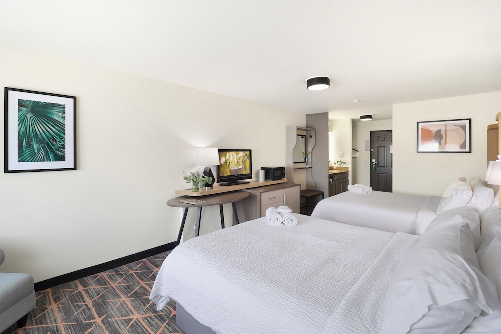 Holiday Inn Redding by IHG - photo 26
